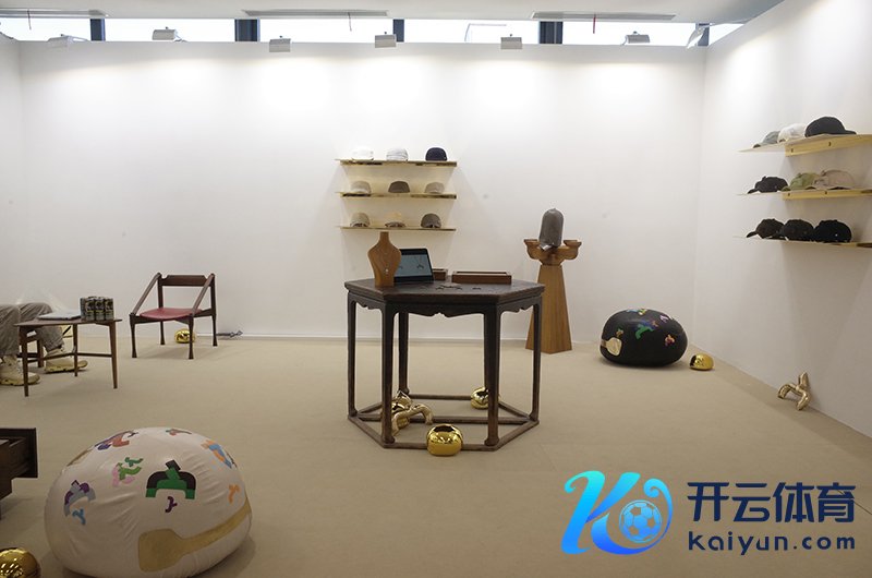 上海时装周MODE展上的宀展位 影相记者/张健